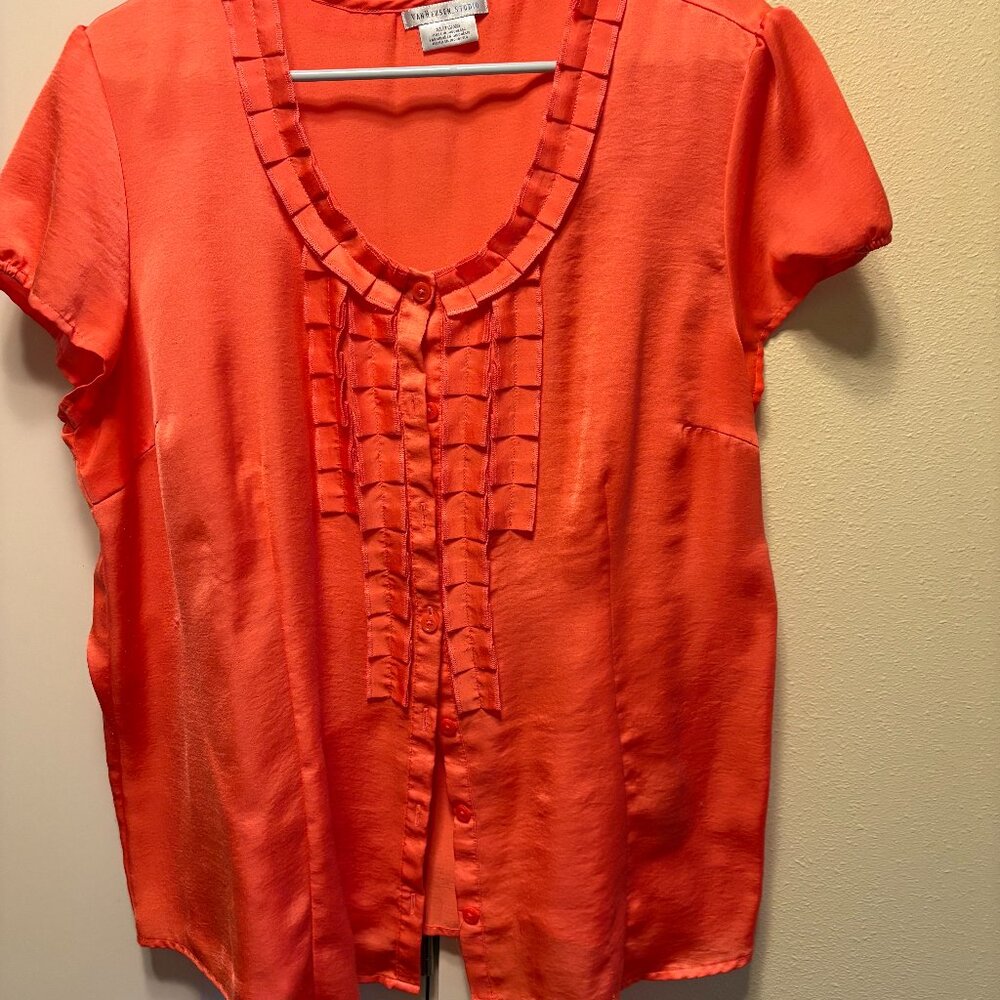 Women's Van Heusen Dress Shirt - Size XL
